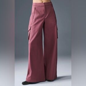 ALO Show Off Cargo Wide Leg Trouser (Regular) -
Burgundy Truffle